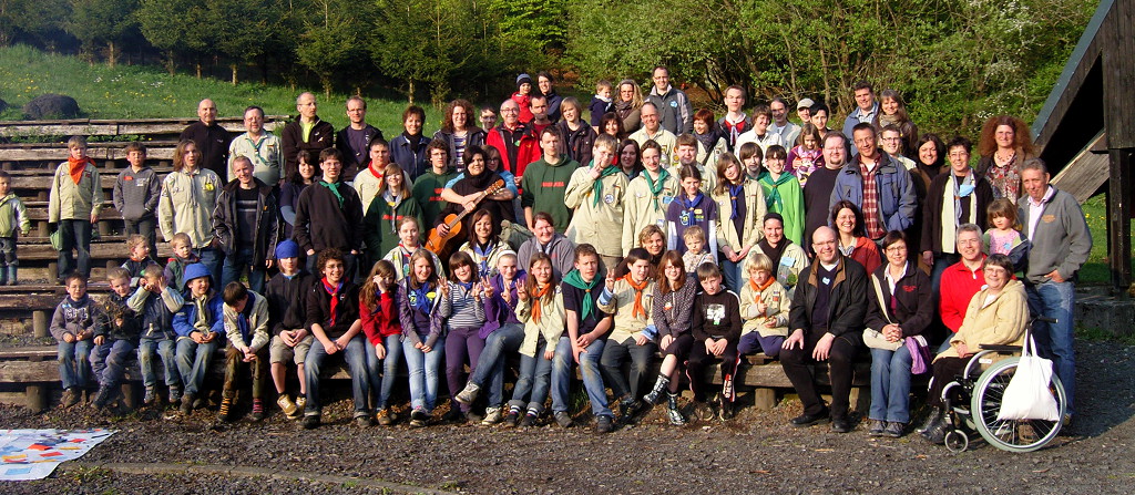 Gruppenfoto des gesamten Stammes und einiger Ehemaliger bei der 20Jahr-Feier 2010